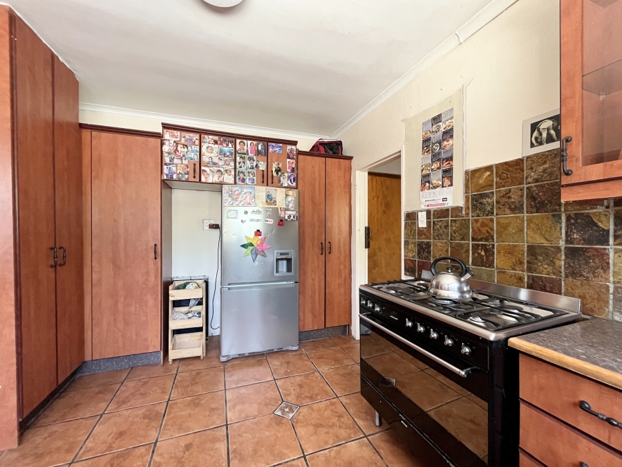 To Let 5 Bedroom Property for Rent in Soneike Western Cape
